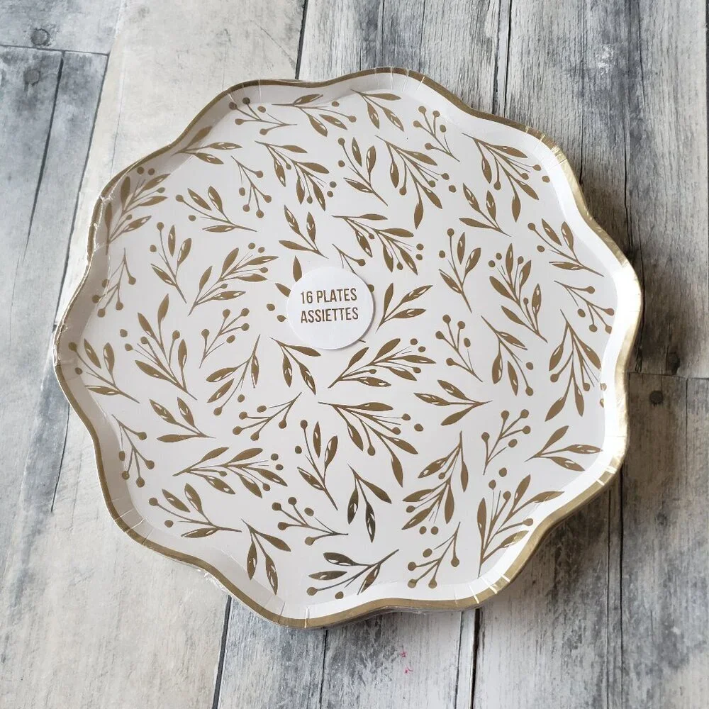 NWT - Meri Meri White and Gold Leaf Scalloped Paper Plates (set of 16)